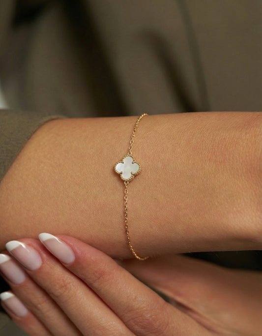 925 Ayar Beyaz Sedef Taşlı Gold Tekli Yonca Gümüş Bileklik