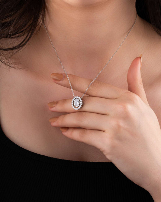 925 Ayar Rodyum Zirkon Taşlı Oval Anturaj Hareketli Ayarlanabilir Gümüş Kolye