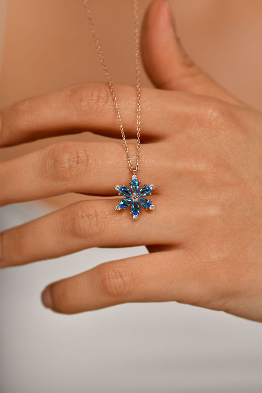 925 Ayar Akuamarin Taşlı Rose Lotus Çiçeği Gümüş Kolye