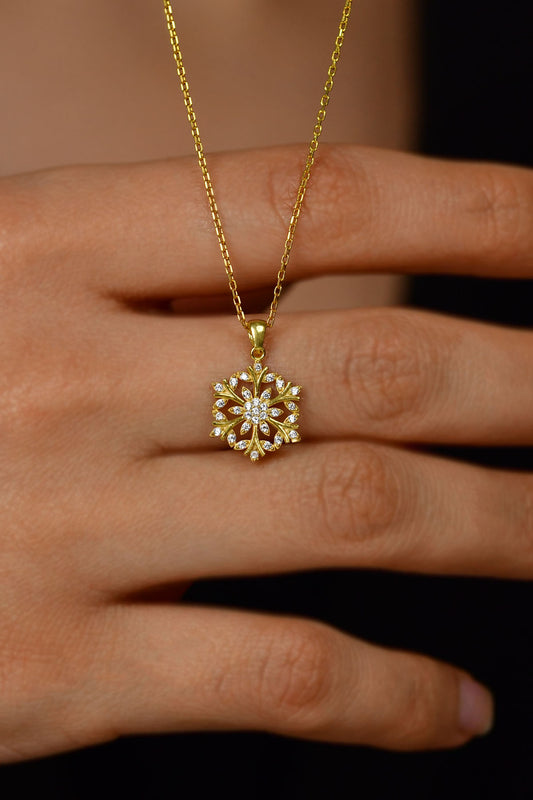 925 Ayar Zirkon Taşlı Gold Kar Tanesi Gümüş Kolye