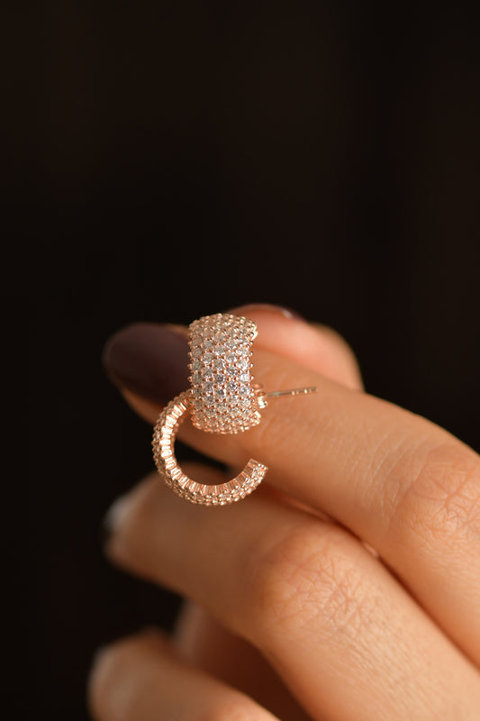 925 Ayar Zirkon Taşlı Rose Beş Sıra Tamtur Halka Model Çivili Gümüş Küpe