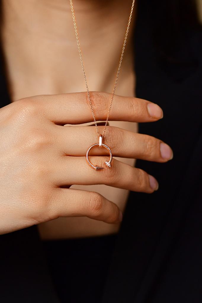 Zirkon Taşlı Rose Cartier Model Çivi Gümüş Kolye