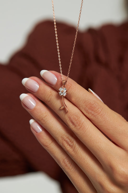 925 Ayar Zirkon Taşlı Rose Minimal Yonca Gümüş Kolye