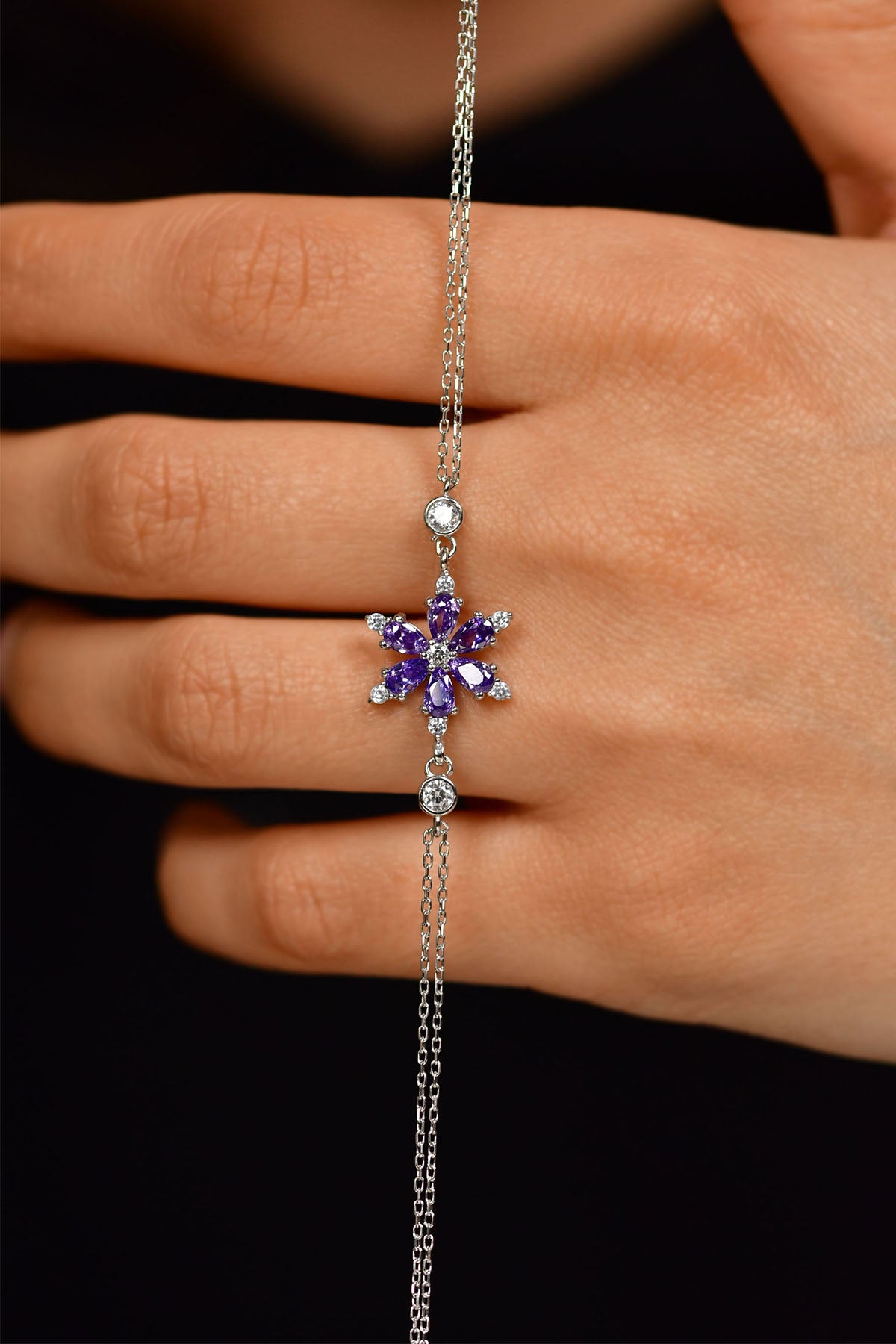 925 Ayar Ametist Taşlı Rodyum Lotus Çiçeği Gümüş Bileklik