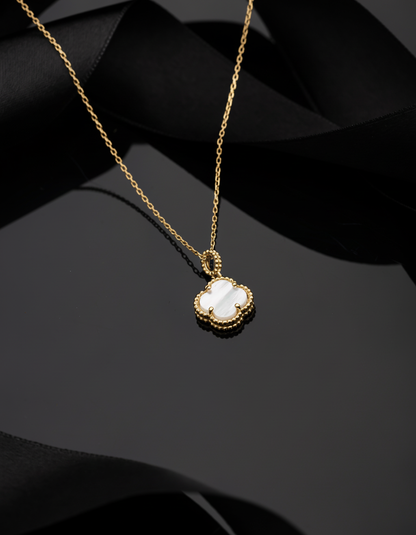 925 Ayar Beyaz Sedef Taşlı Gold Yonca Gümüş Kolye