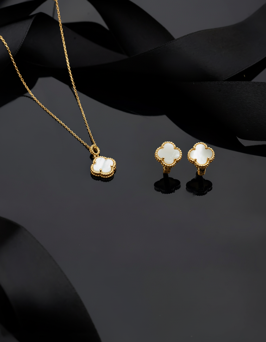 925 Ayar Beyaz Sedef Taşlı Gold Yonca Kolye Küpe 2'li Gümüş Set-Takım