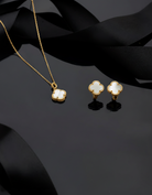 925 Ayar Beyaz Sedef Taşlı Gold Yonca Kolye Küpe 2'li Gümüş Set-Takım
