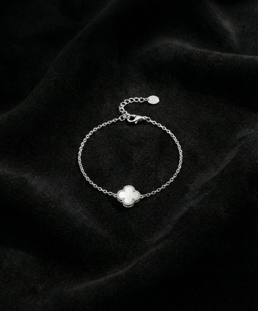 925 Ayar Beyaz Sedef Taşlı Rodyum Tekli Yonca Gümüş Bileklik