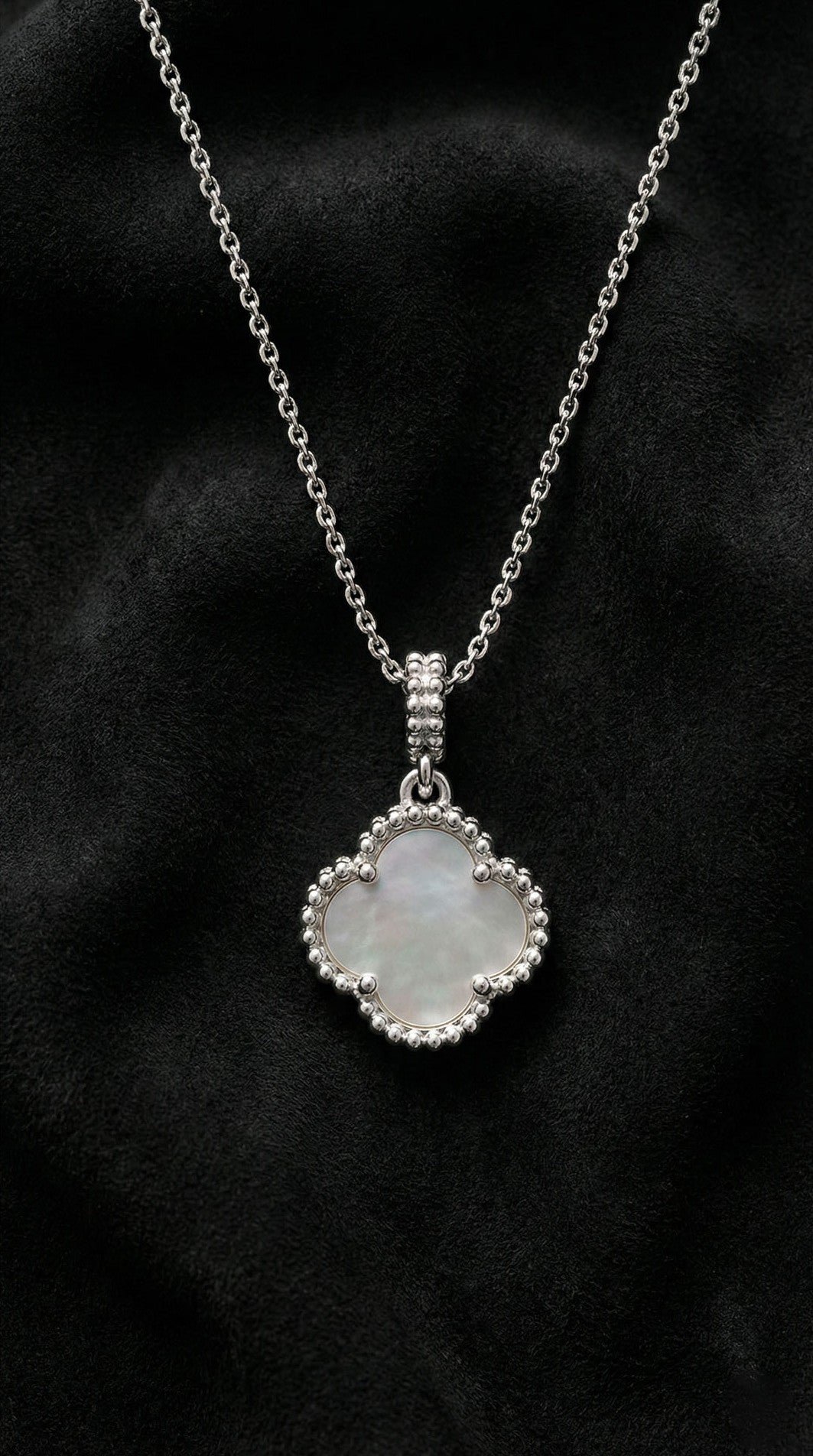 925 Ayar Beyaz Sedef Taşlı Rodyum Van Cleef Yonca Gümüş Kolye
