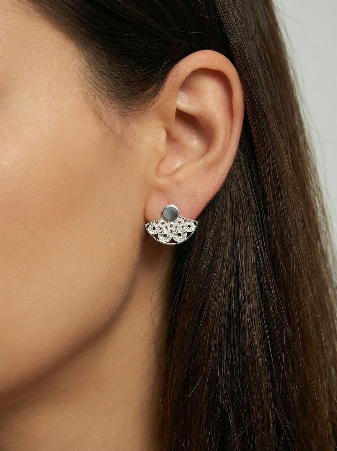 925 Ayar Elişi Telkari Gümüş Yuvarlak Desenli Yelpaze Çivili Küpe