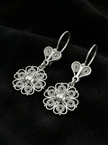 925 Ayar Geleneksel Telkari Elişi Sanatı Gümüş Çiçek Motifli Sallantılı Küpe