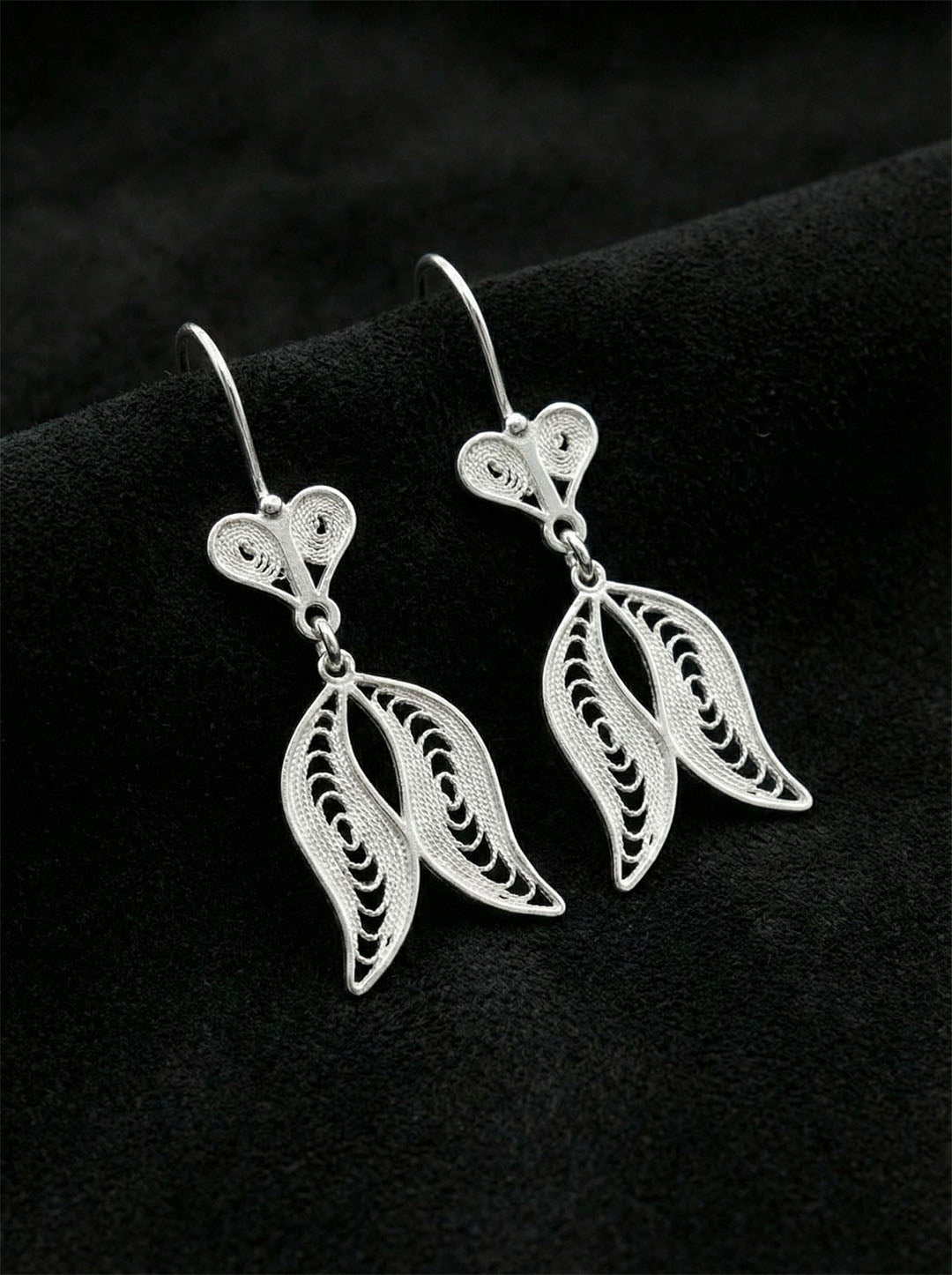 925 Ayar Geleneksel Telkari Elişi Sanatı Gümüş Lale Motifli Sallantılı Küpe