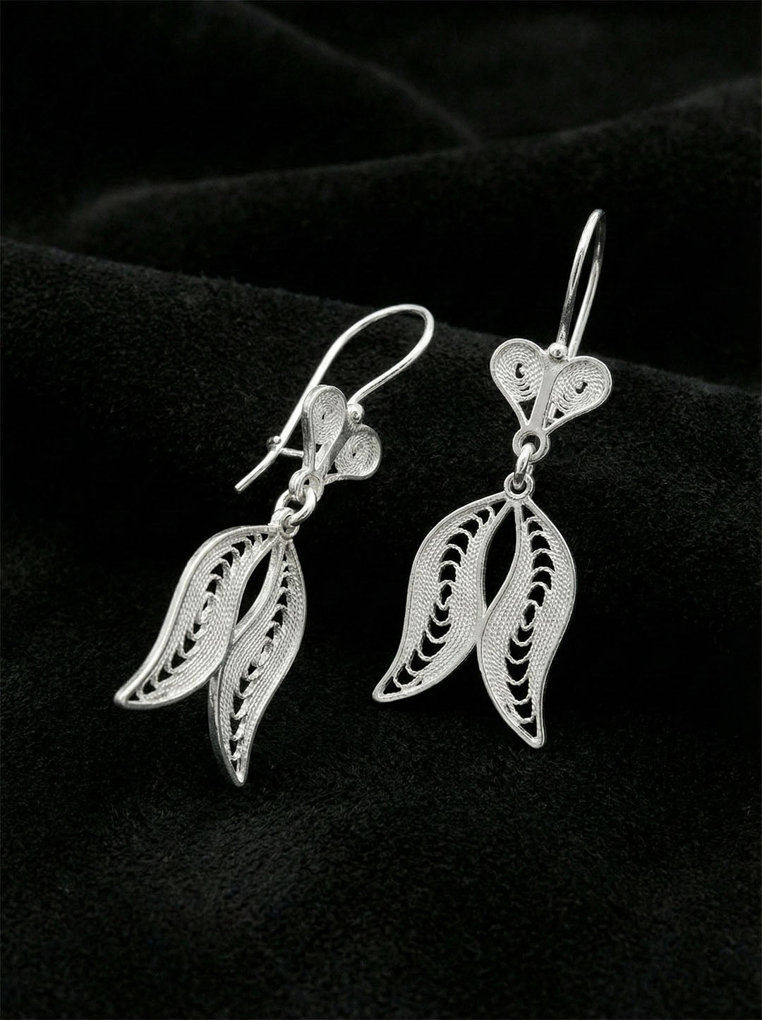 925 Ayar Geleneksel Telkari Elişi Sanatı Gümüş Lale Motifli Sallantılı Küpe