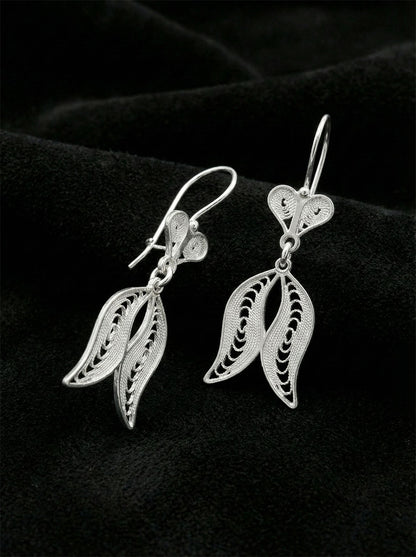 925 Ayar Geleneksel Telkari Elişi Sanatı Gümüş Lale Motifli Sallantılı Küpe