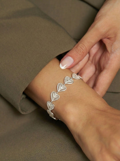 925 Ayar Geleneksel Telkari Sıralı Kalp Motifli Elişi Gümüş Bileklik (Ayarlanabilir)