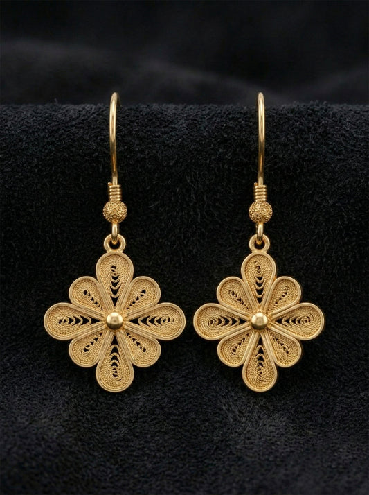 925 Ayar Gümüş Altın Kaplama Geleneksel Telkari Yonca Küpe - El İşçiliği Çiçek Motifli Karo Kancalı