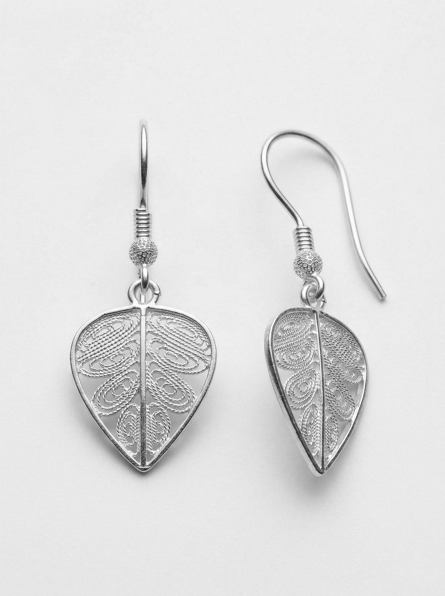 925 Ayar Gümüş Geleneksel El İşçiliği Telkari Yaprak Motifi Kanca Küpe