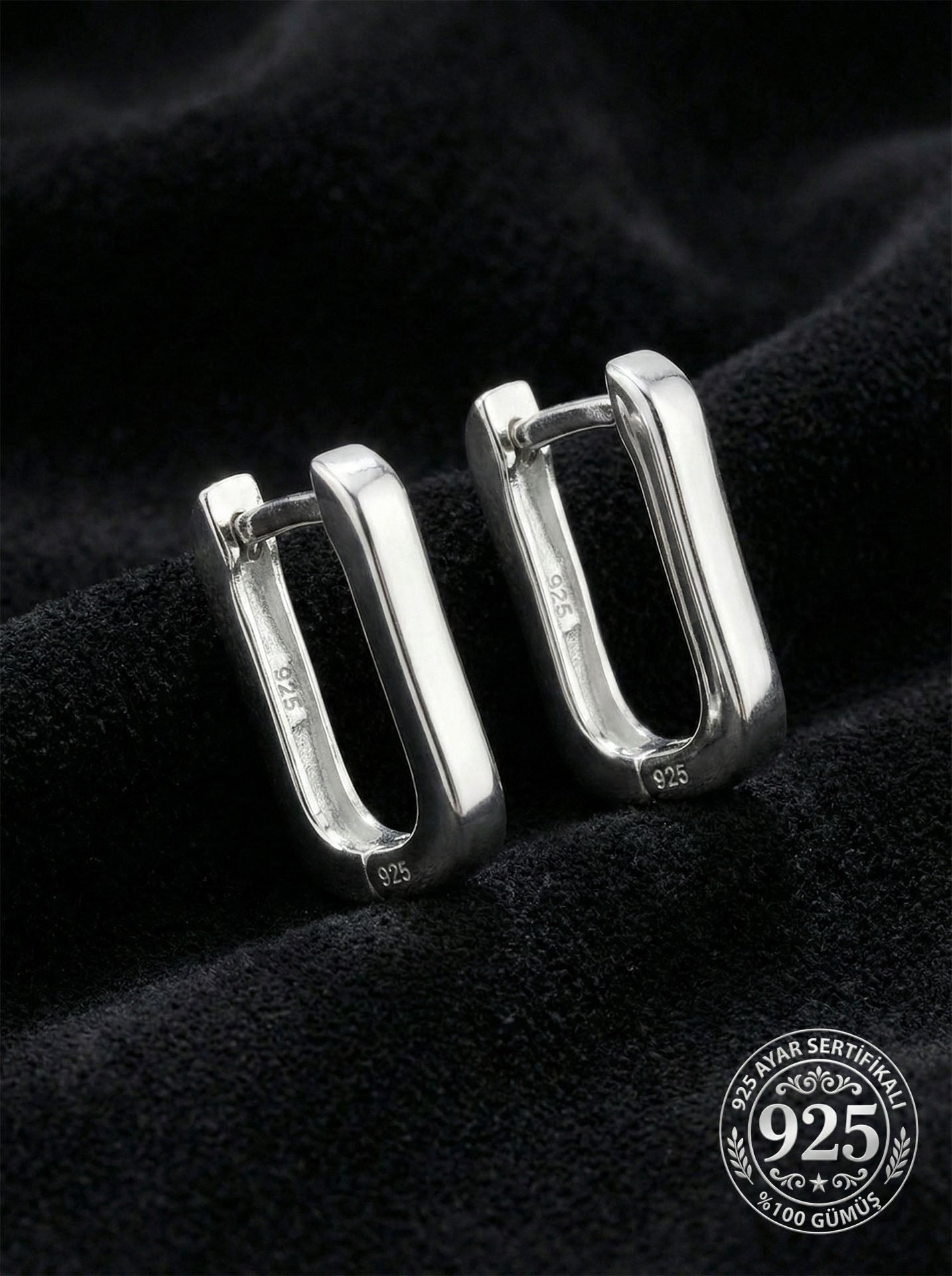 925 Ayar Gümüş Rodyum Kaplama Dikdörtgen Huggie Halka Küpe - Orta Boy (3mm En)