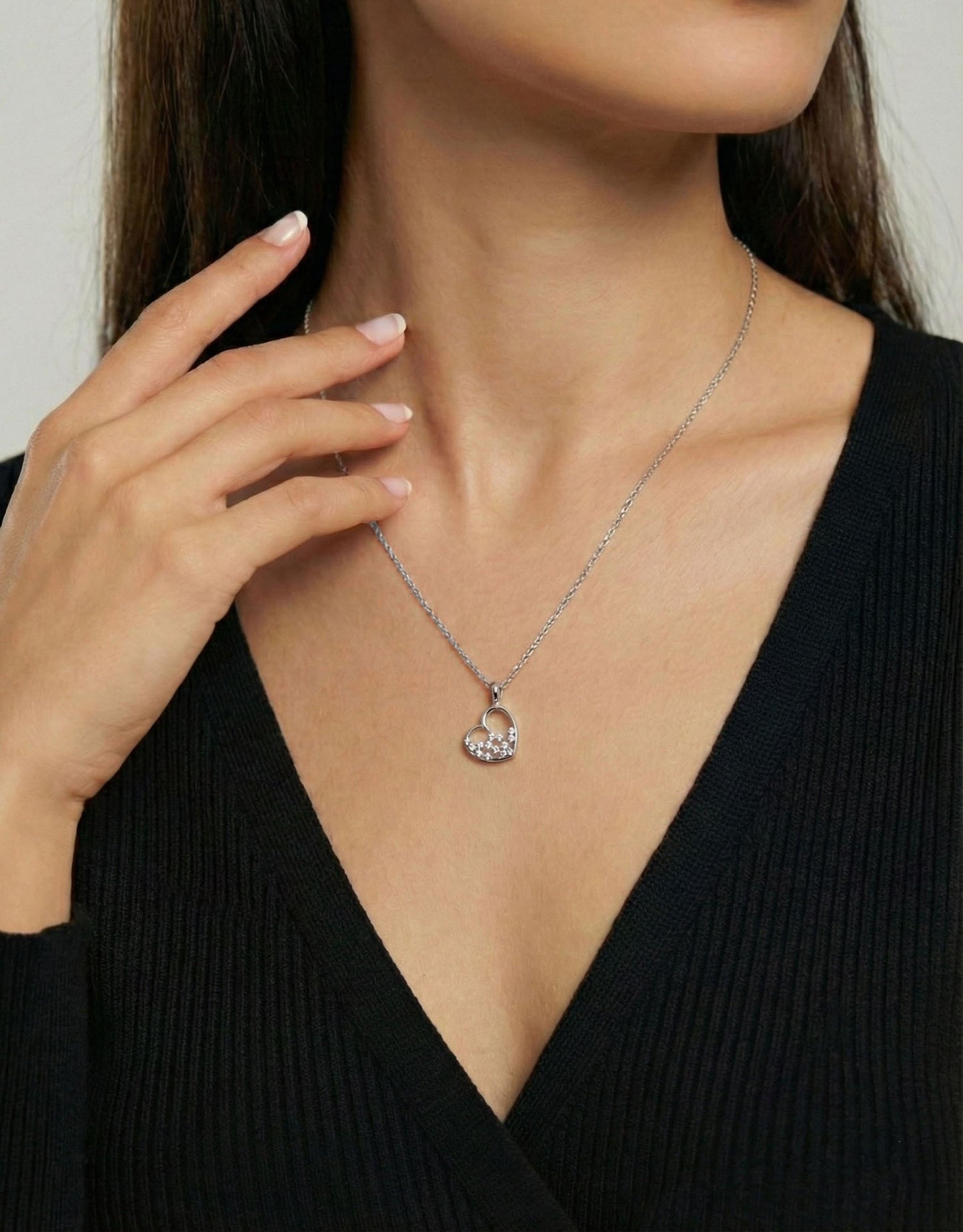 925 Ayar Gümüş Rodyum Kaplama Zirkon Taşlı  Minimal Yıldız Dizilimli Kalp Kolye-Küpe 2'li Set