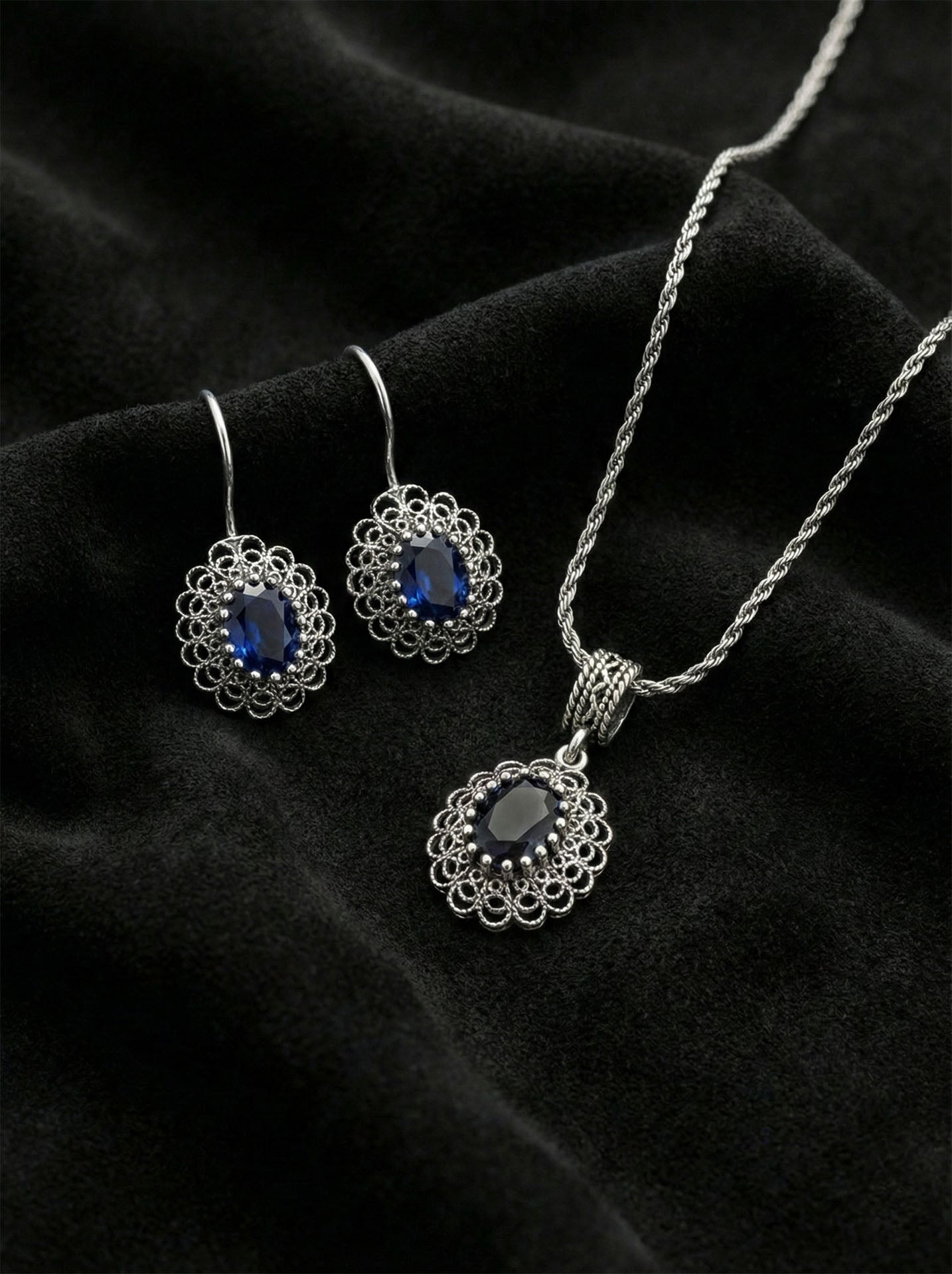 925 Ayar Gümüş Safir Taşlı Elişi Geleneksel Oval Telkari Kolye-Küpe 2'li Set