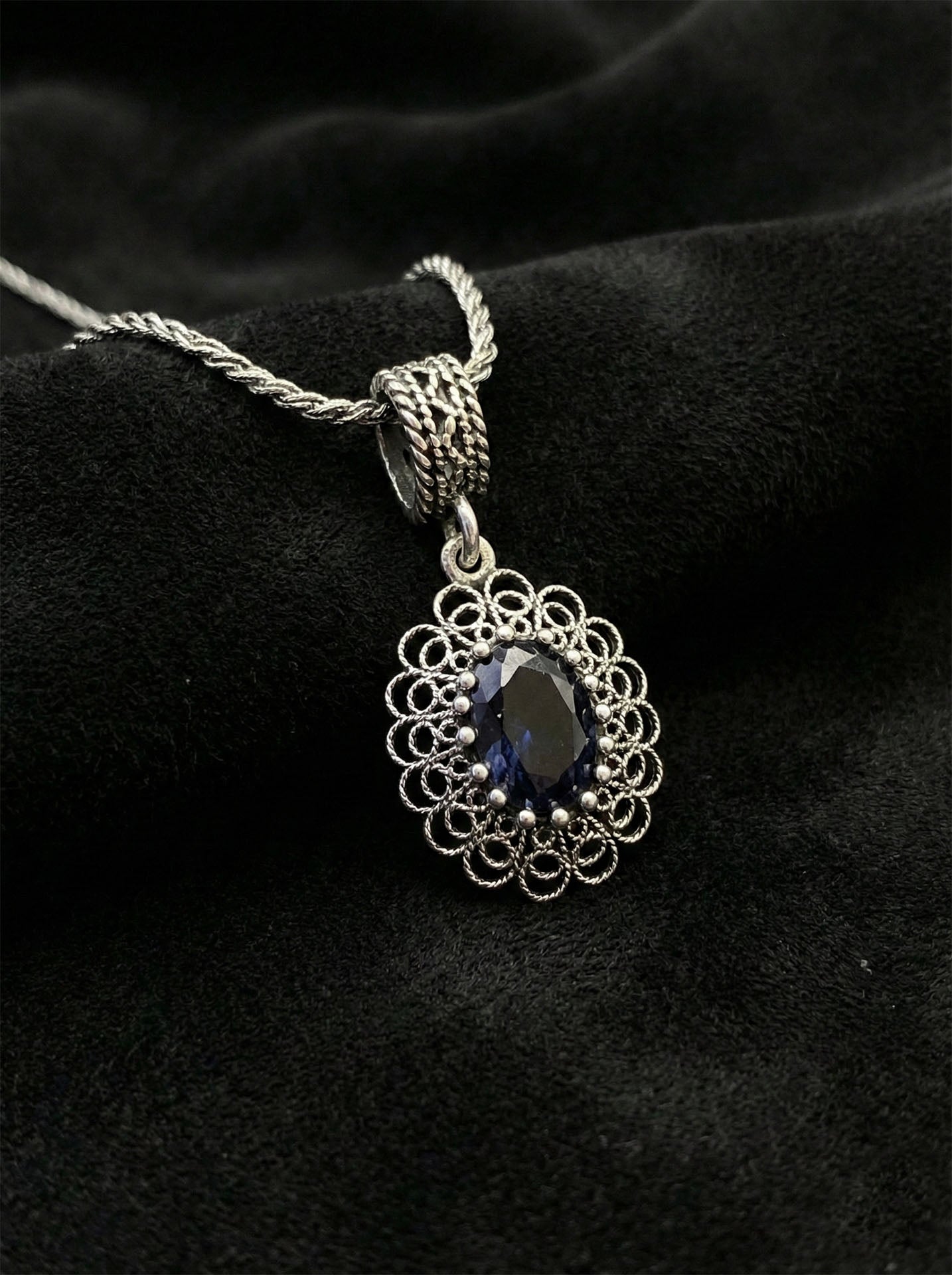 925 Ayar Gümüş Safir Taşlı Elişi Geleneksel Oval Telkari Kolye-Küpe 2'li Set