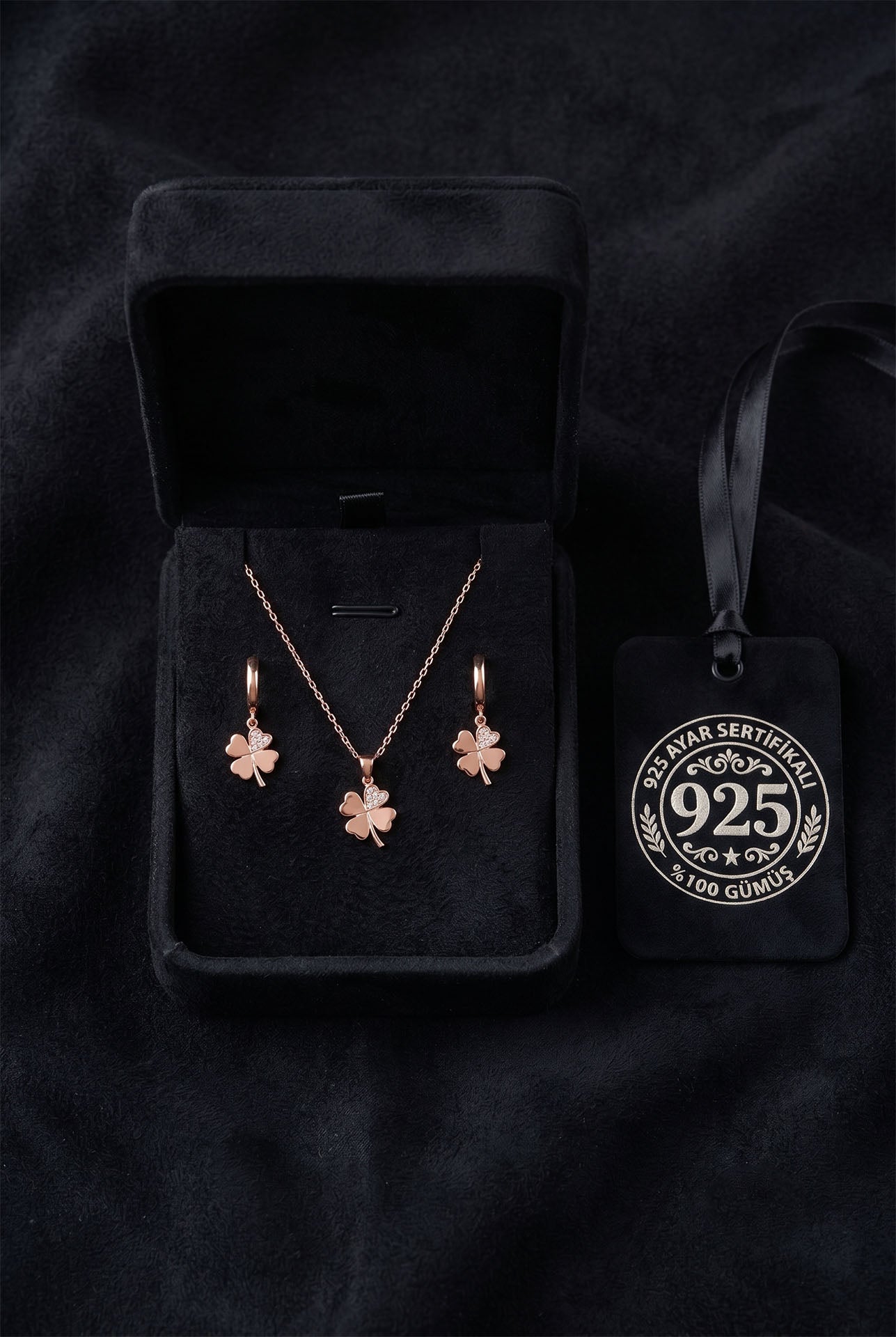 925 Ayar Gümüş Zirkon Taşlı Rose Renk Kalp Motifli Dört Yapraklı Yonca Kolye Küpe 2'li Takı Seti