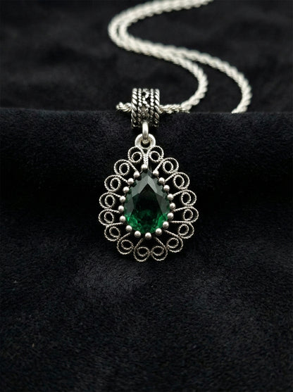 925 Ayar Gümüş Zümrüt Taşlı Elişi Geleneksel Damla Telkari Kolye-Küpe 2'li Set