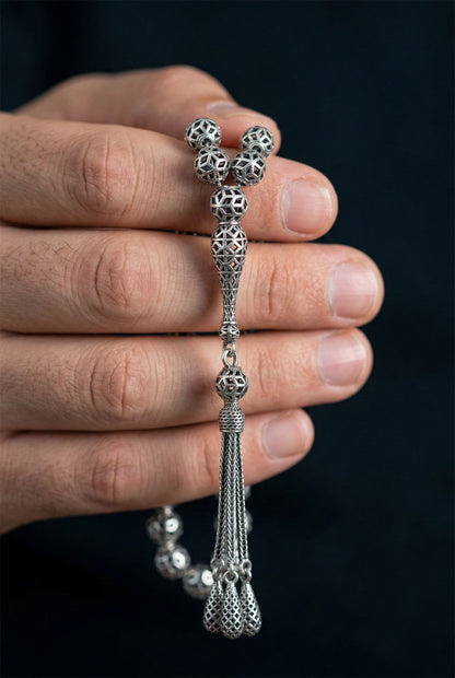 925 Ayar Küre Kesim 3 Kamçılı Püskül Bilek Boy Modern İşlemeli Otantik Gümüş Tesbih