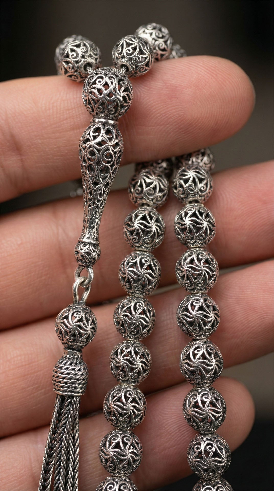 925 Ayar Küre Kesim 3 Kamçılı Püskül Bilek Boy Spiral Desenli Otantik Gümüş Tesbih