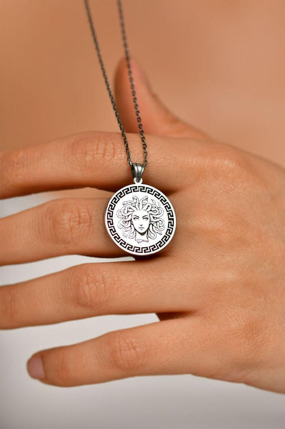 925 Ayar Medusa Silüeti Mitoloji Madalyon Unisex Gümüş Kolye 45-55cm