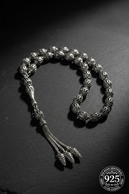 925 Ayar Oval Kesim 3 Kamçılı Havuç Püskül Orta Boy Kafes İşlemeli Otantik Gümüş Tesbih