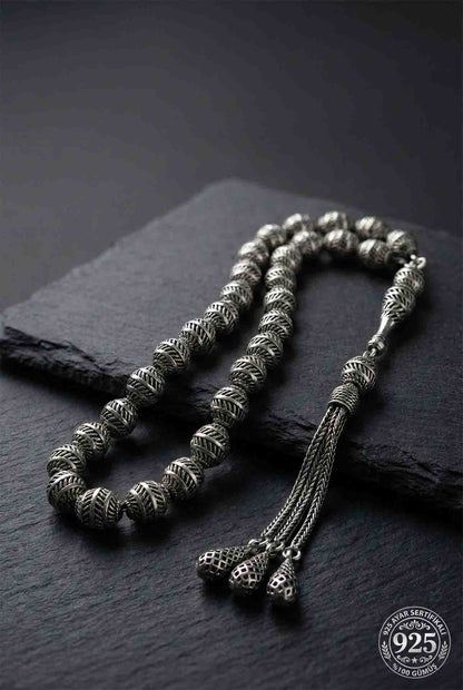 925 Ayar Oval Kesim 3 Kamçılı Püskül Orta Boy Çizgi Desenli Otantik Gümüş Tesbih