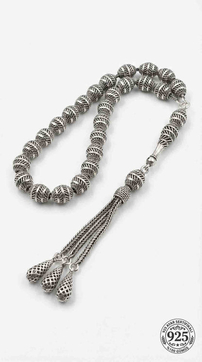 925 Ayar Oval Kesim 3 Kamçılı Püskül Orta Boy Çizgi Desenli Otantik Gümüş Tesbih