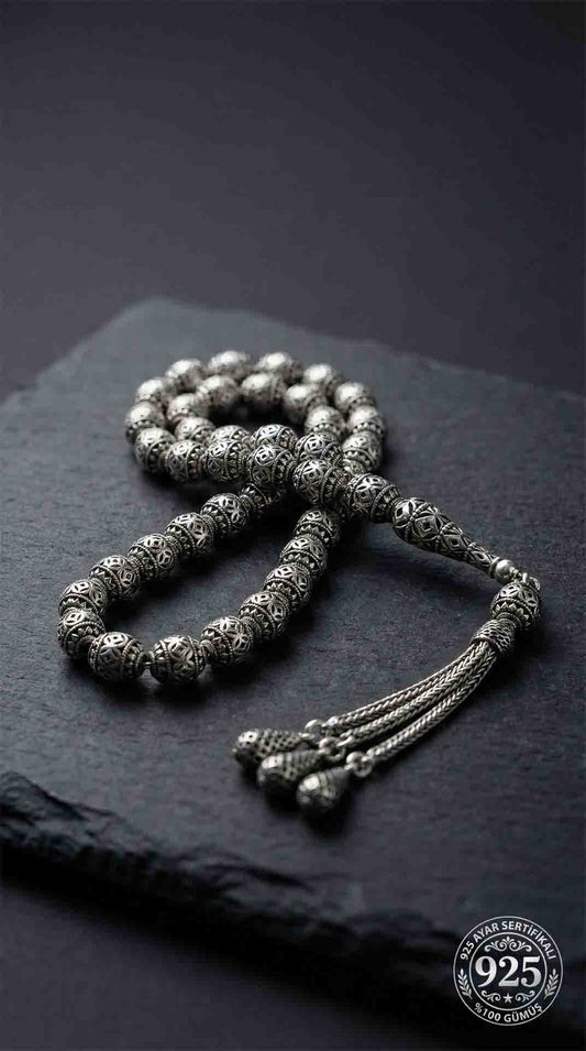 925 Ayar Oval Kesim 3 Kamçılı Püskül Orta Boy Karo Desen Otantik Gümüş Tesbih