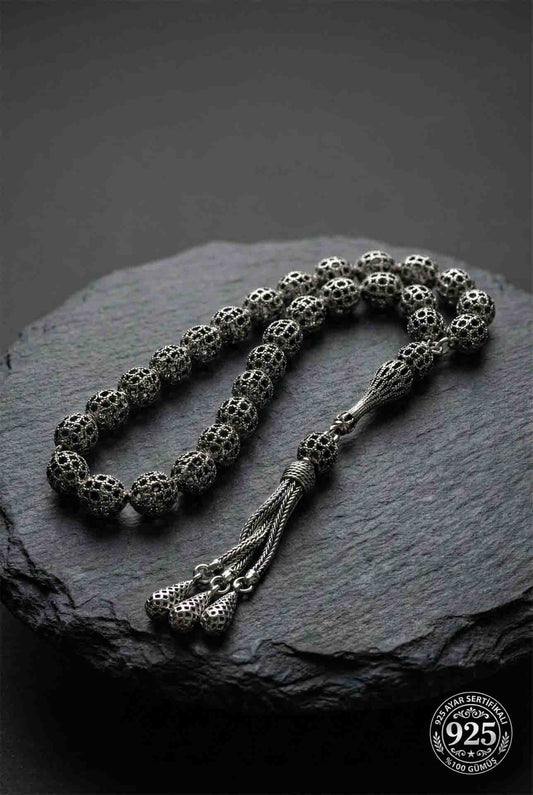 925 Ayar Oval Kesim 3 Kamçılı Püskül Orta Boy Kazaz Topu İşlemeli Otantik Gümüş Tesbih