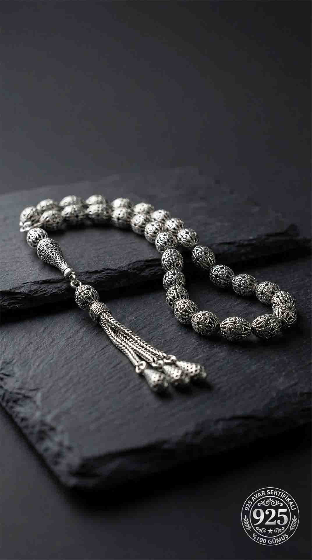 925 Ayar Oval Kesim 3 Kamçılı Püskül Orta Boy Lale Desenli Otantik Gümüş Tesbih