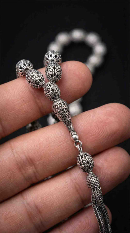 925 Ayar Oval Kesim 3 Kamçılı Püskül Orta Boy Lale Desenli Otantik Gümüş Tesbih