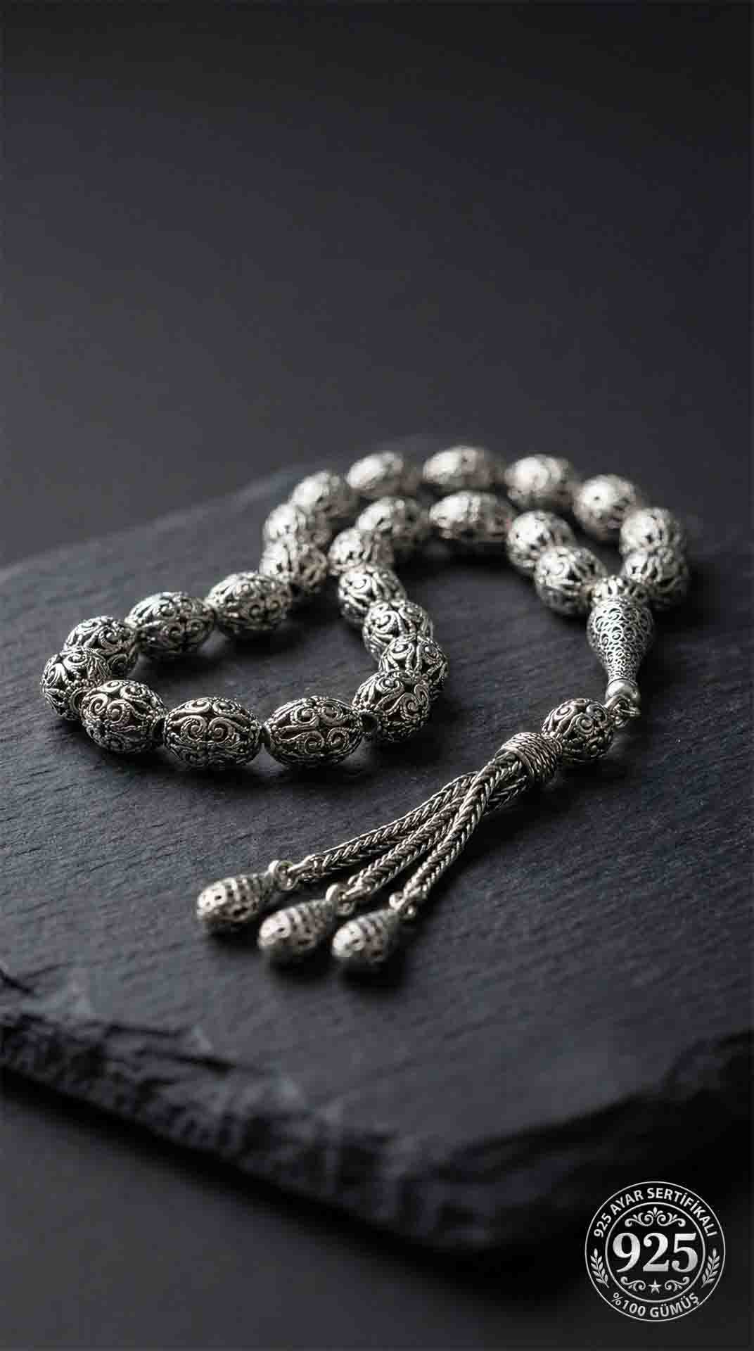 925 Ayar Oval Kesim 3 Kamçılı Püskül Orta Boy Lale Desenli Otantik Gümüş Tesbih