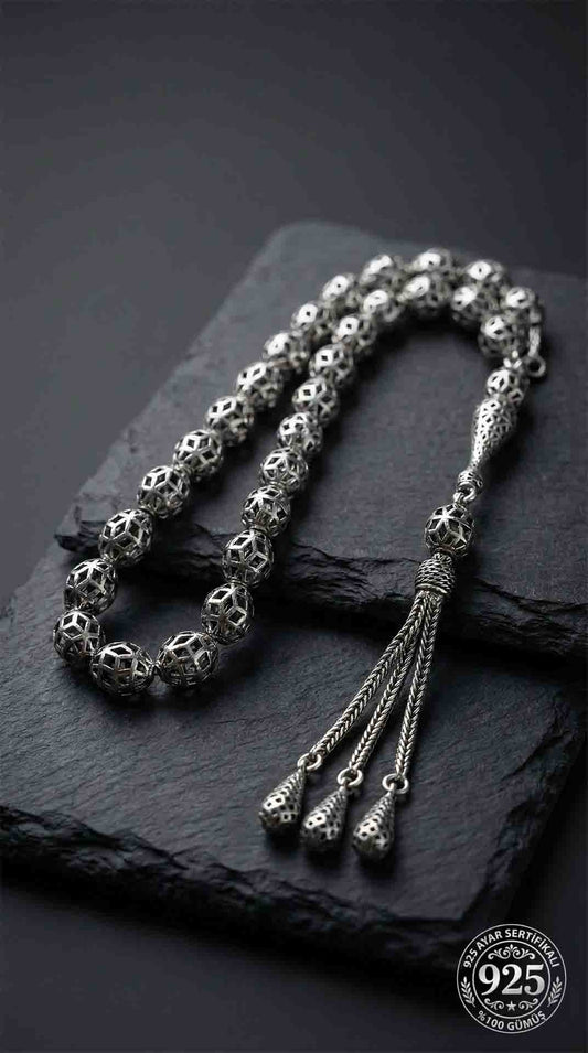 925 Ayar Oval Kesim 3 Kamçılı Püskül Orta Boy Modern İşlemeli Otantik Gümüş Tesbih