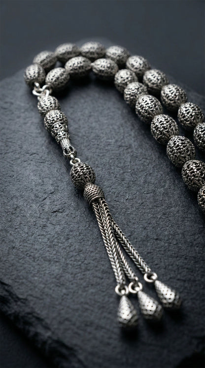 925 Ayar Oval Kesim 3 Kamçılı Püskül Orta Boy Örgü Desenli Otantik Gümüş Tesbih