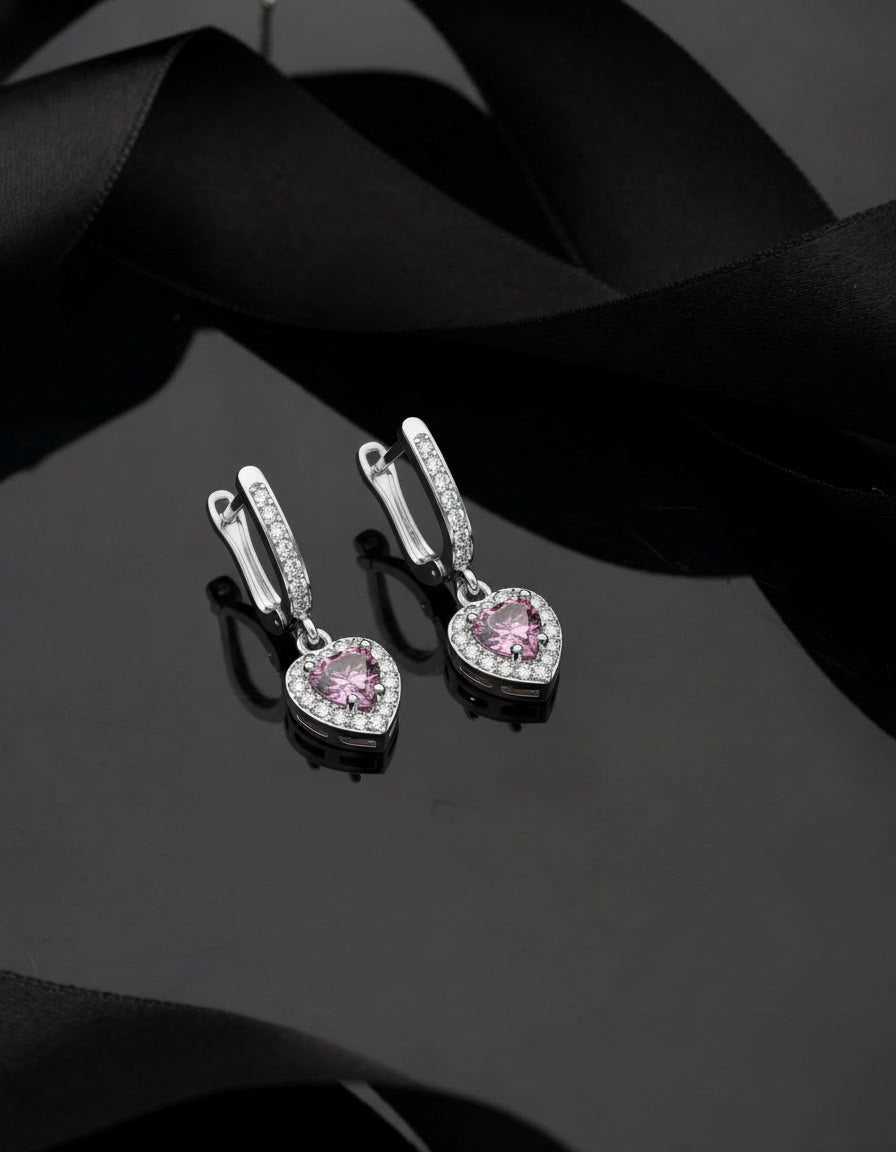 925 Ayar Pembe Taşlı Rodyum Pırlanta Işıltılı Sallantılı Kalp Gümüş Küpe