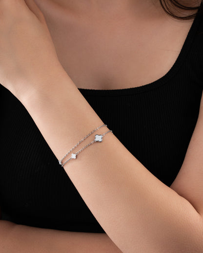 925 Ayar Rodyum Beyaz Mineli İki Sıralı Yonca Charm Gümüş Bileklik
