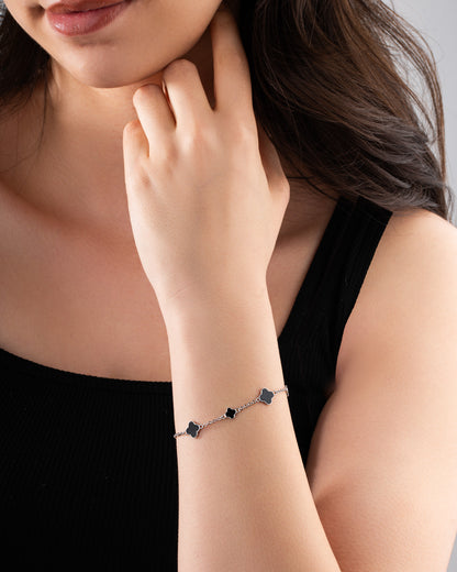 925 Ayar Rodyum Siyah Mineli Yonca Charm Gümüş Bileklik