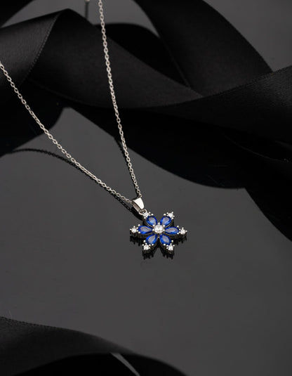 925 Ayar Safir Taşlı Rodyum Lotus Çiçeği Gümüş Kolye
