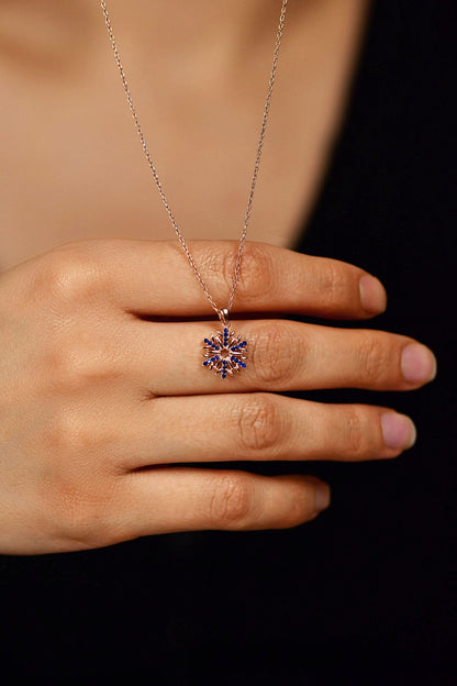 925 Ayar Safir Taşlı Rose Kar Tanesi Gümüş Kolye