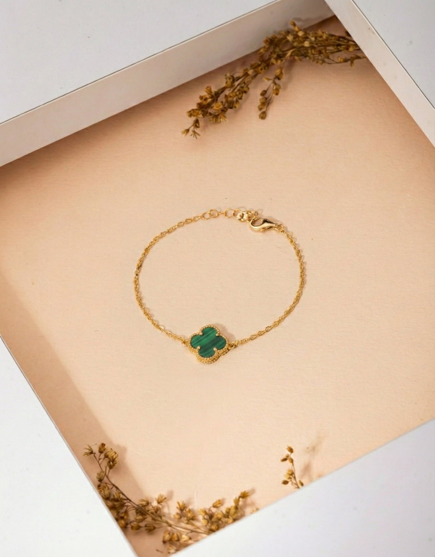 925 Ayar Yeşil Kaplangözü Taşlı Gold Tekli Yonca Gümüş Bileklik