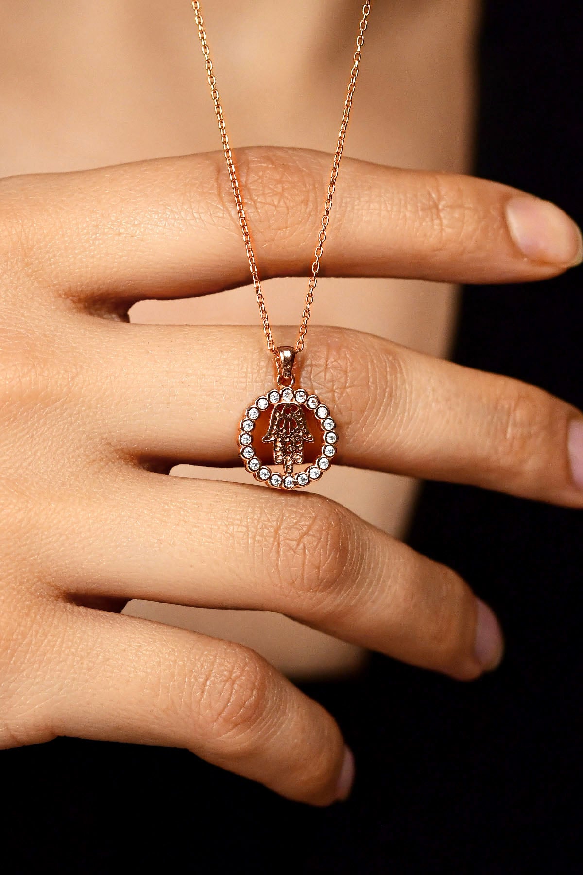 925 Ayar Zirkon Taşlı Rose Fatıma'nın Eli Gümüş Bereket Kolyesi