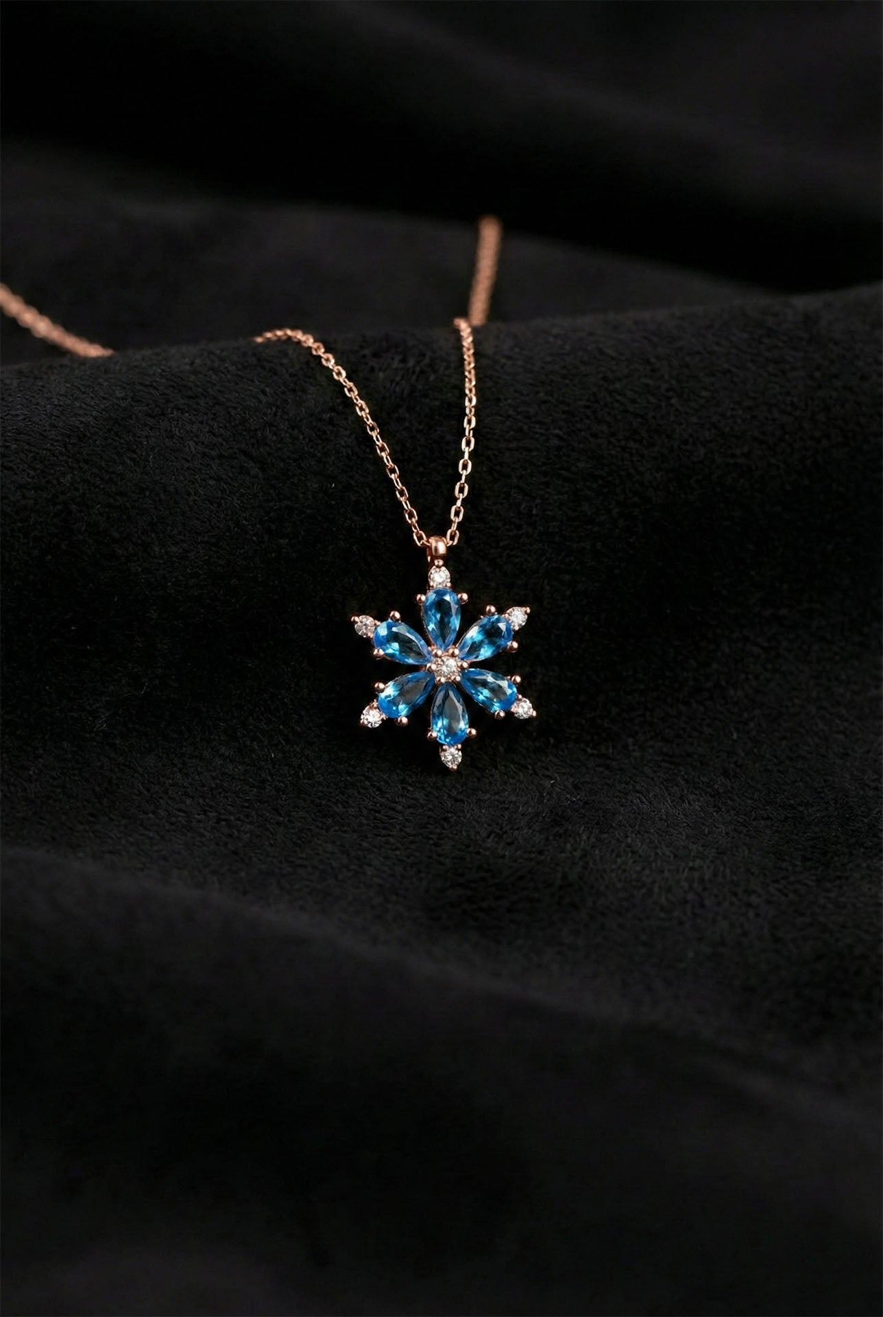 925 Ayar Akuamarin Taşlı Rose Lotus Çiçeği Gümüş Kolye