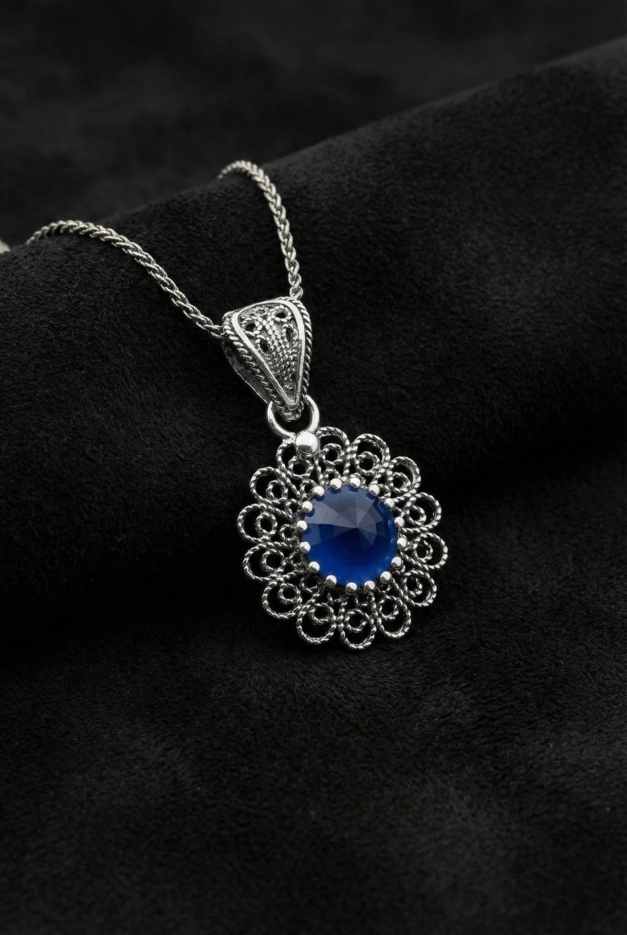 925 Ayar Aralık Mavi Topaz Doğum Taşı Çiçek Motifli Telkari Gümüş Kolye