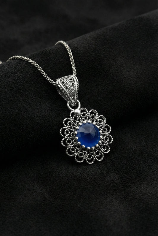925 Ayar Aralık Mavi Topaz Doğum Taşı Çiçek Motifli Telkari Gümüş Kolye